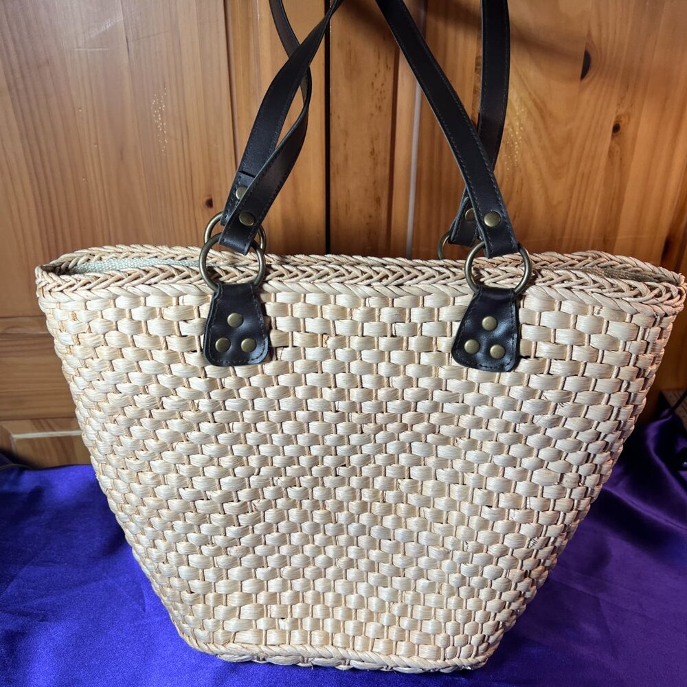 πLarge Woven Strow Shoulder Purse with Zipper- Never Used - Picture 2 of 12